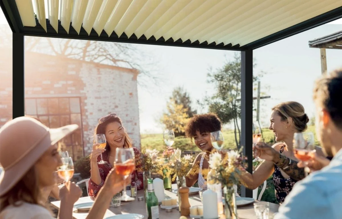 Fête sous la pergola